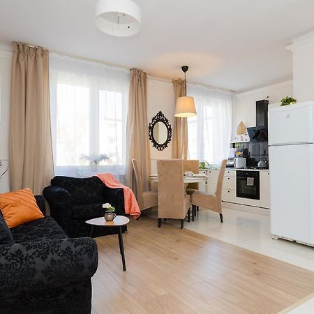 Superapart Grochowska 136, Very Close To The Mon Hospital On Saszerow Street Warschau Exterior foto